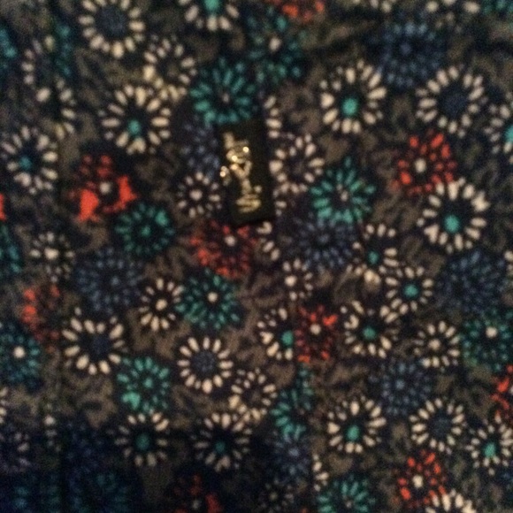 Women’s Levi Shorts - Picture 3 of 3